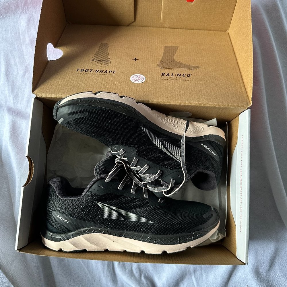 NEW IN BOX - Altra Riviera 2 — Size 7